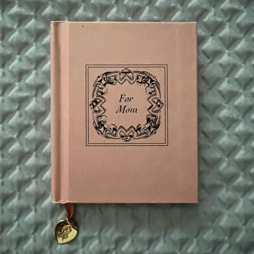 Little Book For Mom - Picture 5 of 7